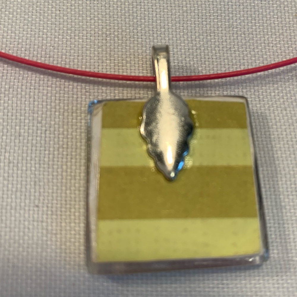 Pink Choker Necklace With “Nantucket” Pendant - Picture 4 of 6